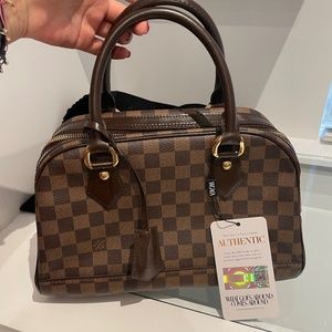 Pre-owned LV**bag